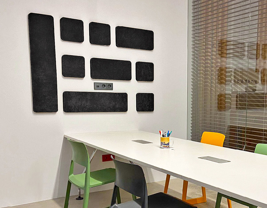 סט אקוסטיקה לאולפן הקלטות ומשרדים בצבע שחור ISINAC HOME CUBE